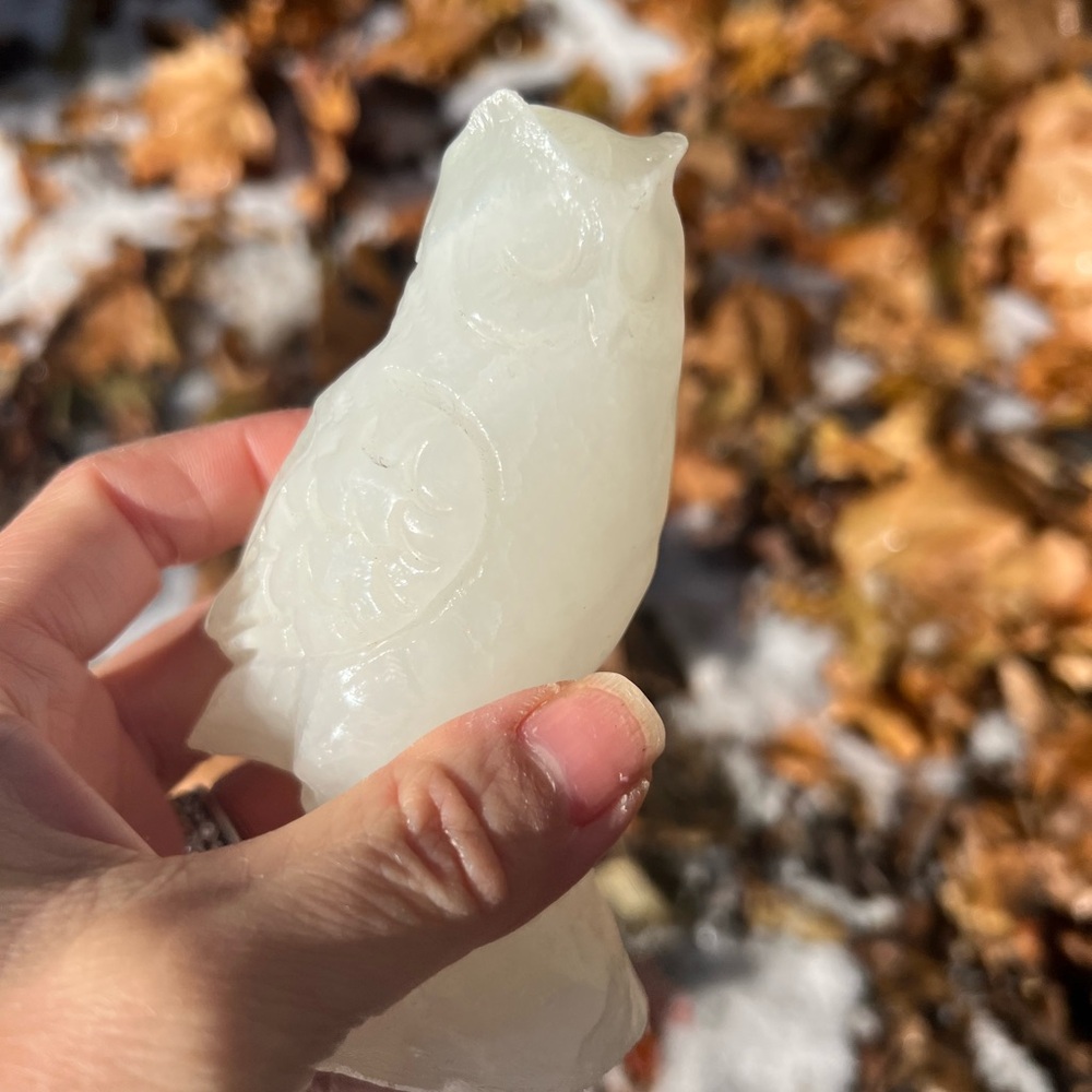 White (1) Jade Owl craving | crystal